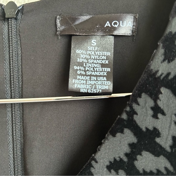 AQUA | Elegant Black Leopard Patterned Velvet Dress - Picture 8 of 8